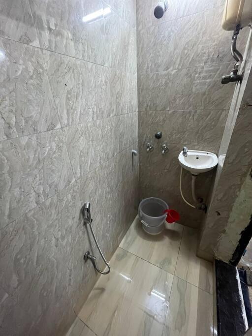 Apartment Budget Friendly 2bhk At Pali Hill *
