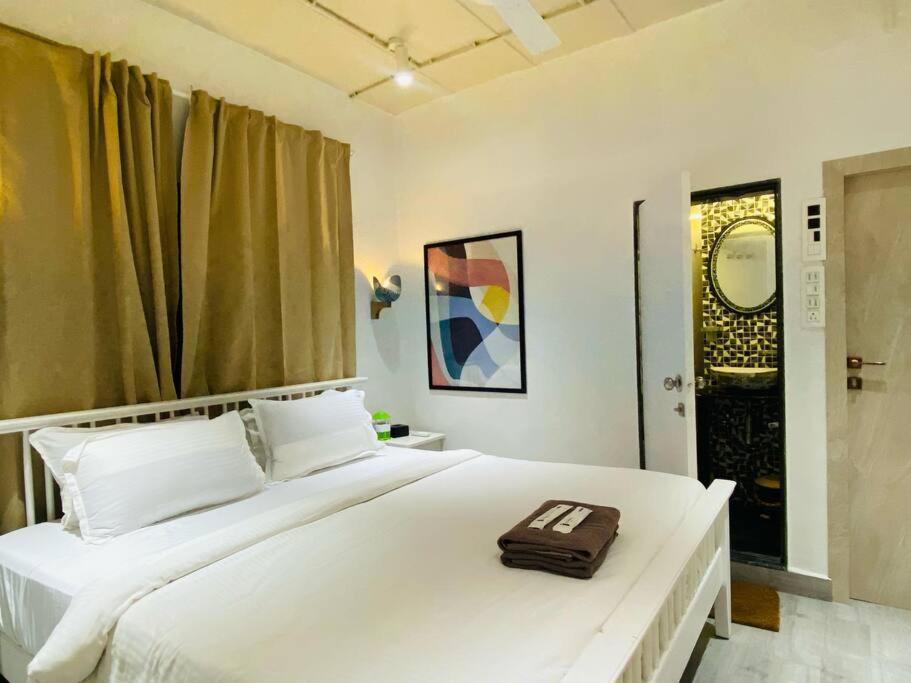 Vera 1bhk Bandra W By The Company Mumbai