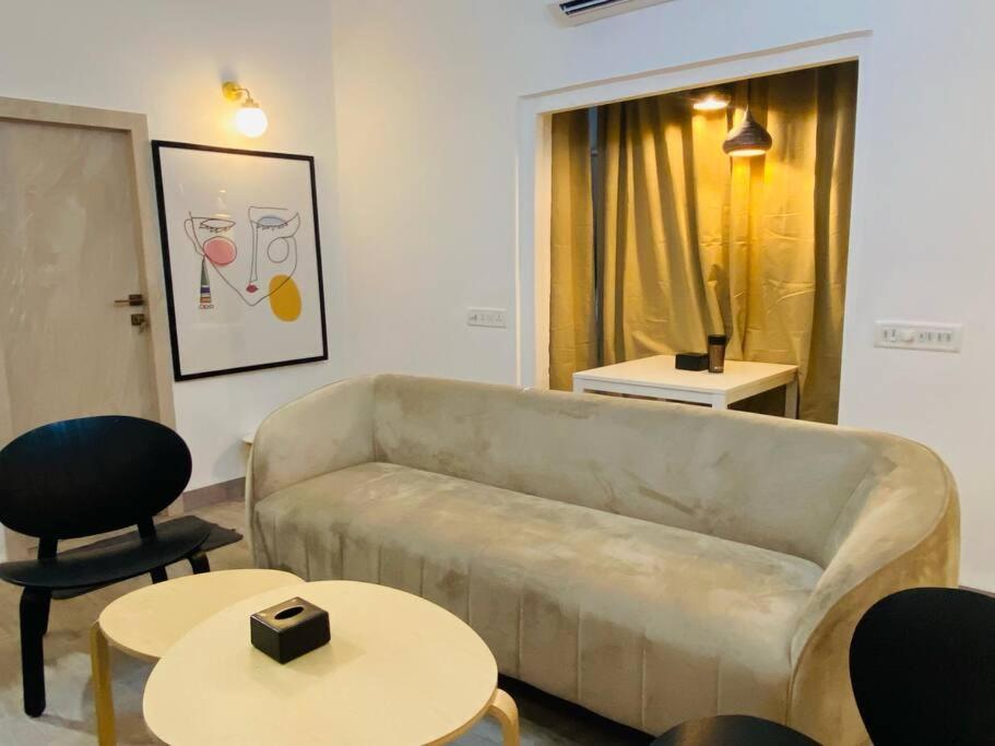 Vera 1bhk Bandra W By The Company * Mumbai
