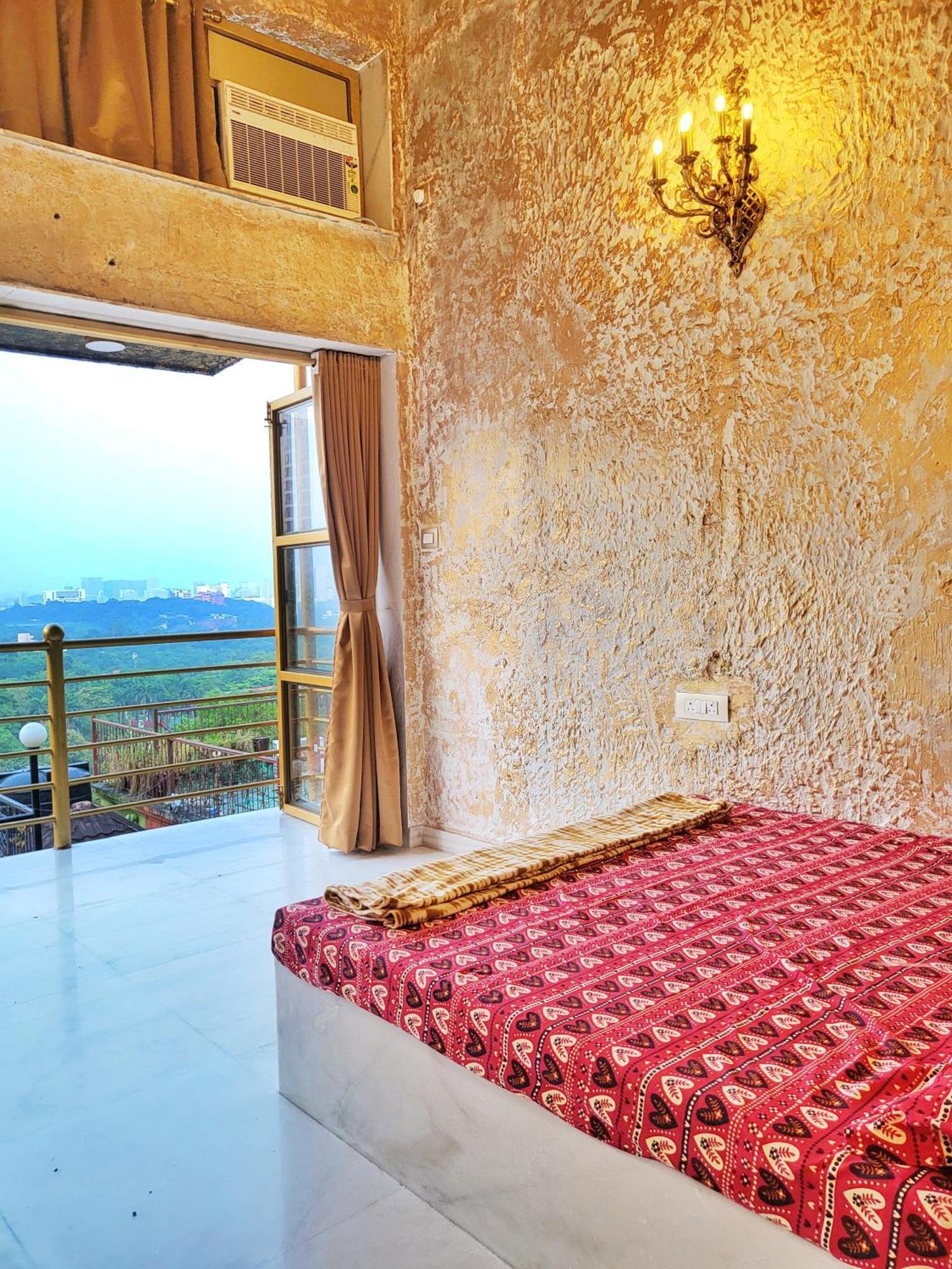 Wadhwani's Haveli In Royal Palms Pousada