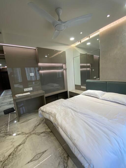 Downtown 1bhk Appt, Mahalaxmi, 601
