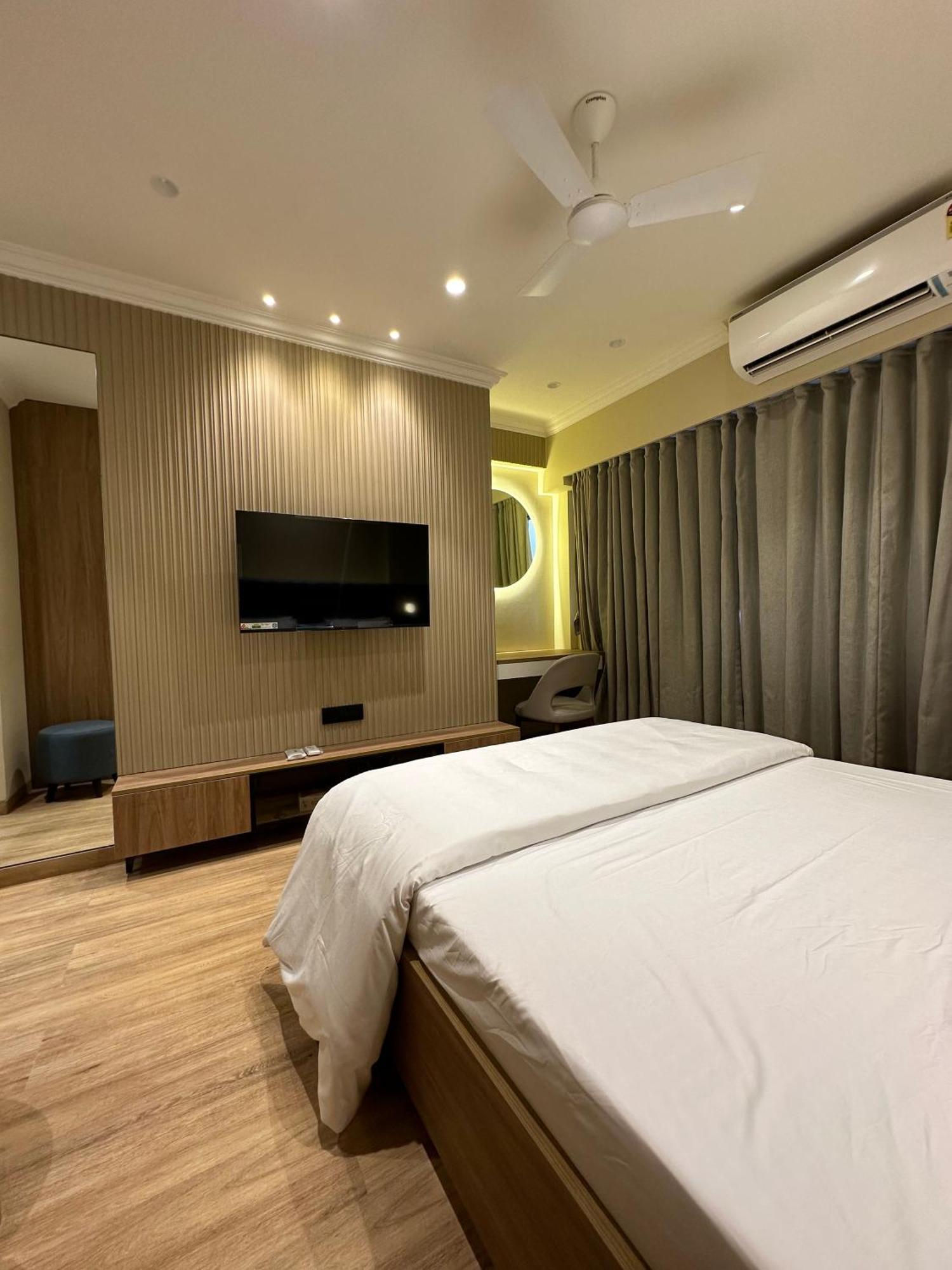 Rudraya Homes - Cozy Premium Serviced Khar - Next To Bandra * Mumbai