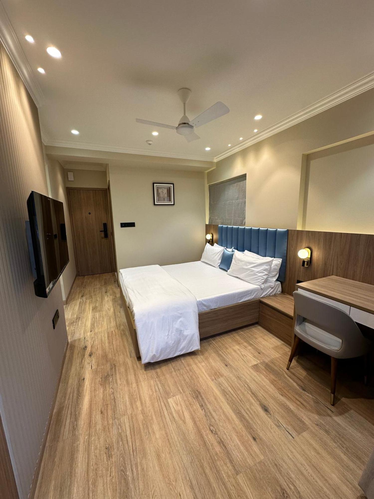 Rudraya Homes - Cozy Premium Serviced Khar - Next To Bandra * Mumbai