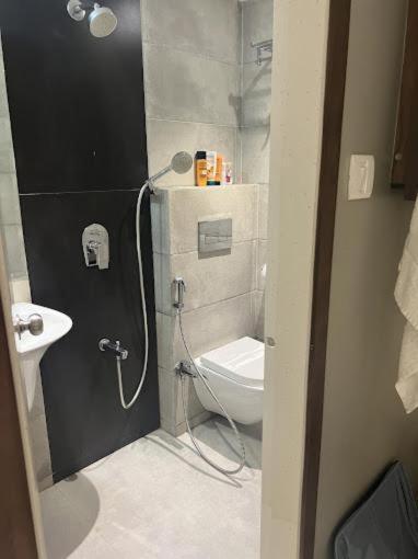 Hotel Glitz Dream Residency - Nr Iit & T2 Mumbai