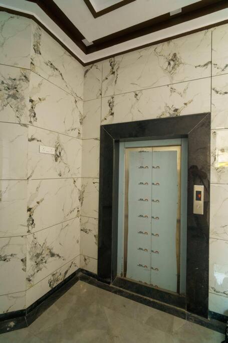 Zara 1bhk Bandra W By The Company Apartment