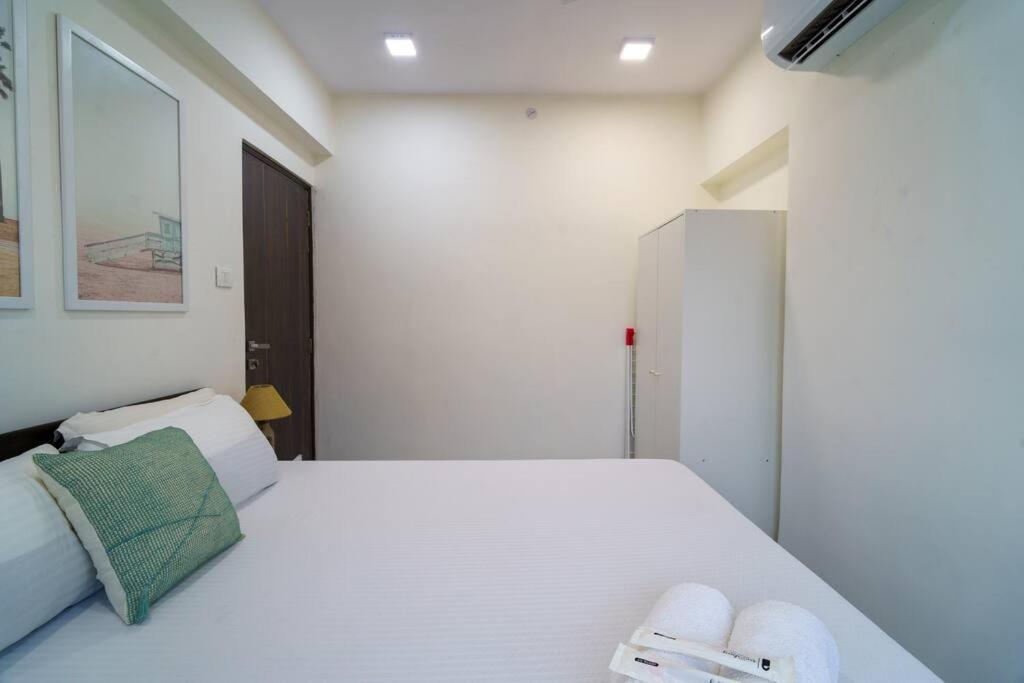 Luna 1bhk Bandra W By The Company Apartment *