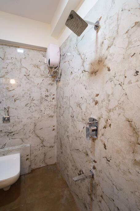 Luna 1bhk Bandra W By The Company Apartment *