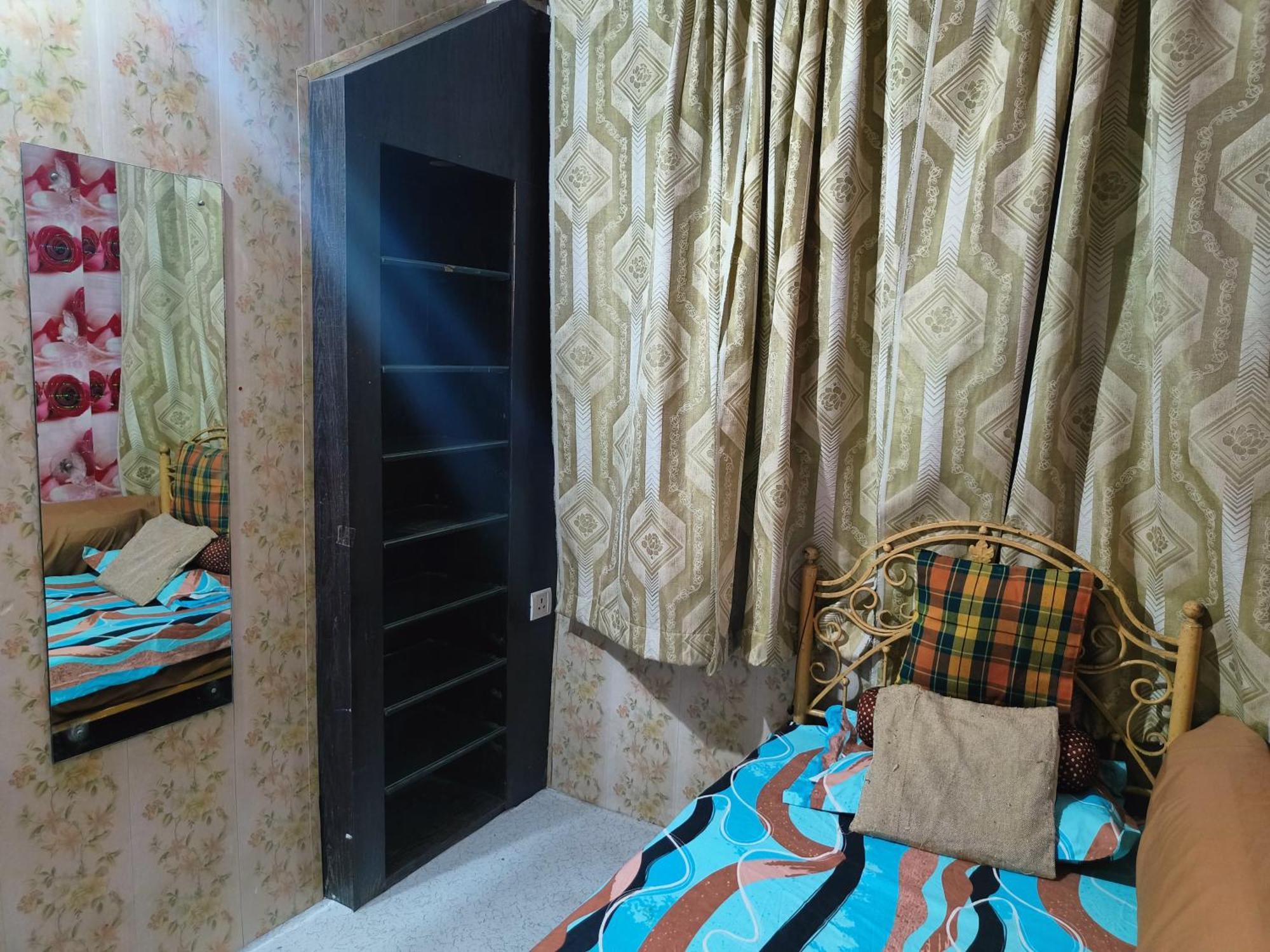 Apartment Independent Flat 2bhk In Malad West *