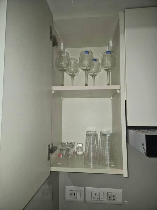 Regent Hill Serviced Self Check-in Apartment