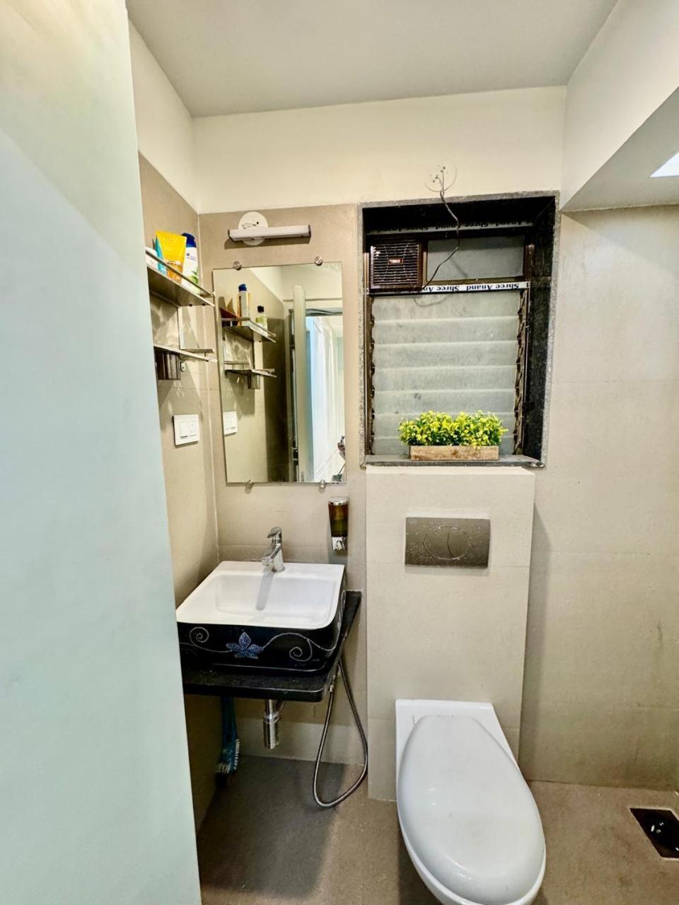 Pixiestays Goregaon West Apartment *
