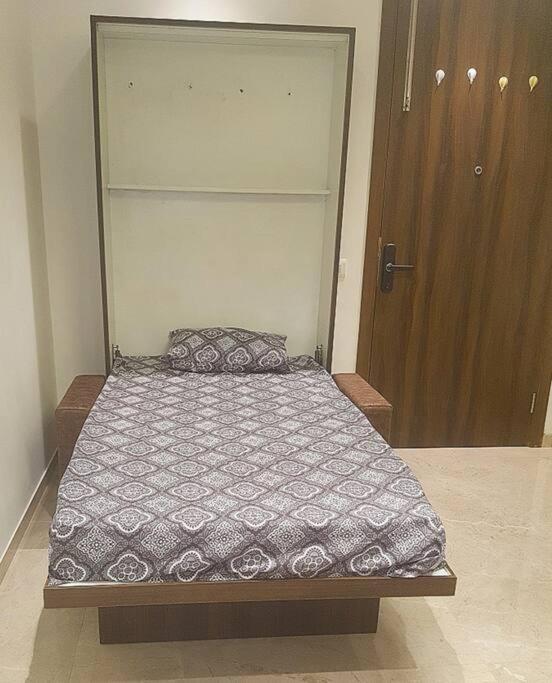 Regent Hill Serviced Self Check-in Apartment
