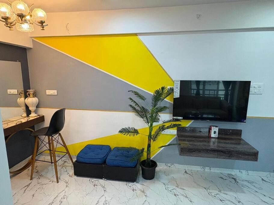 Chic - Bright 1 Bhk Close To Lilavati Hospital, Bandra West 602 Apartment