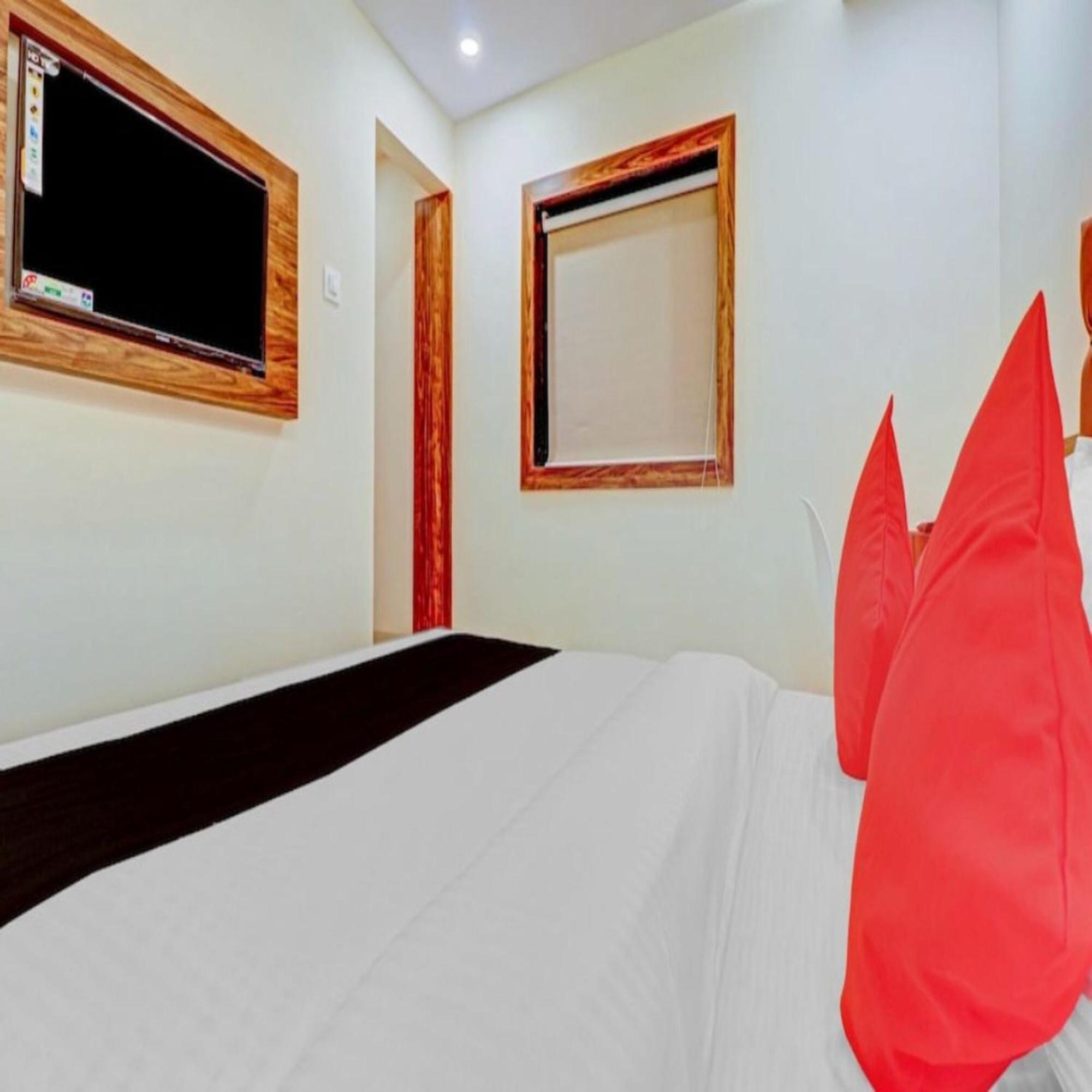 Hotel Elegant - Mohammed Ali Road Mumbai