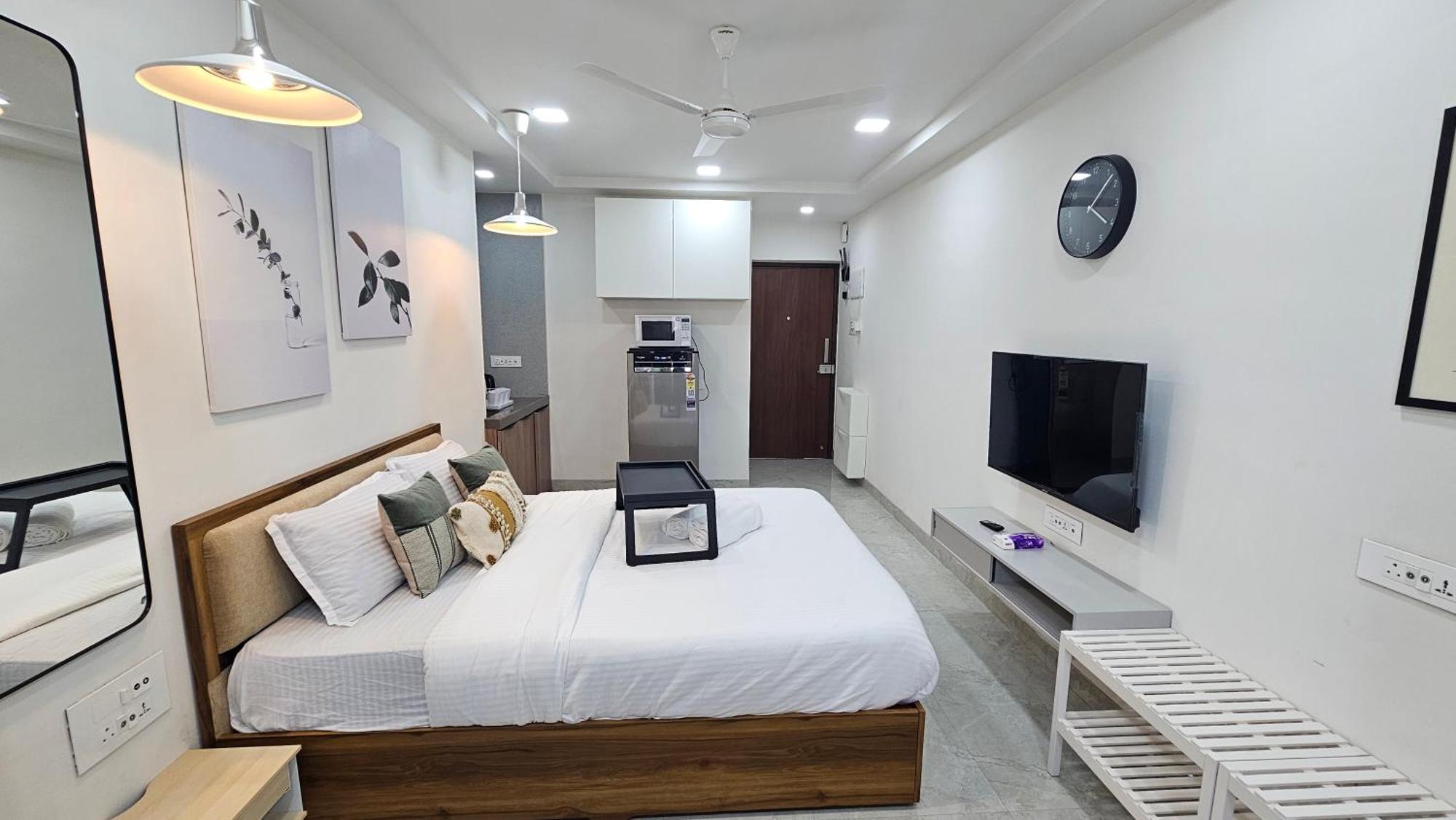 Lite - Khar West Bombaim