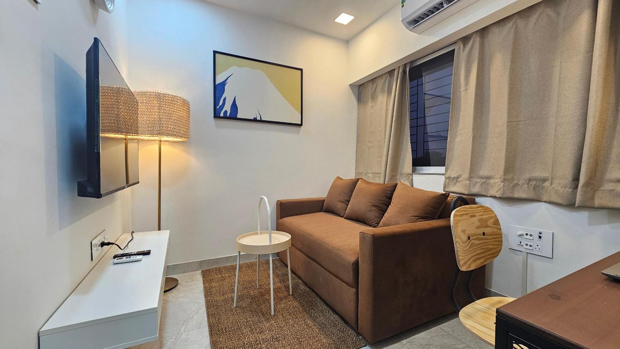 Lite - Khar West *