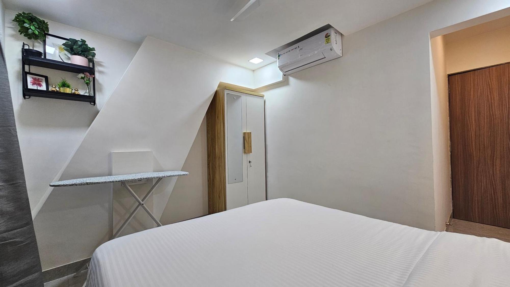 Lite - Khar West Bombaim