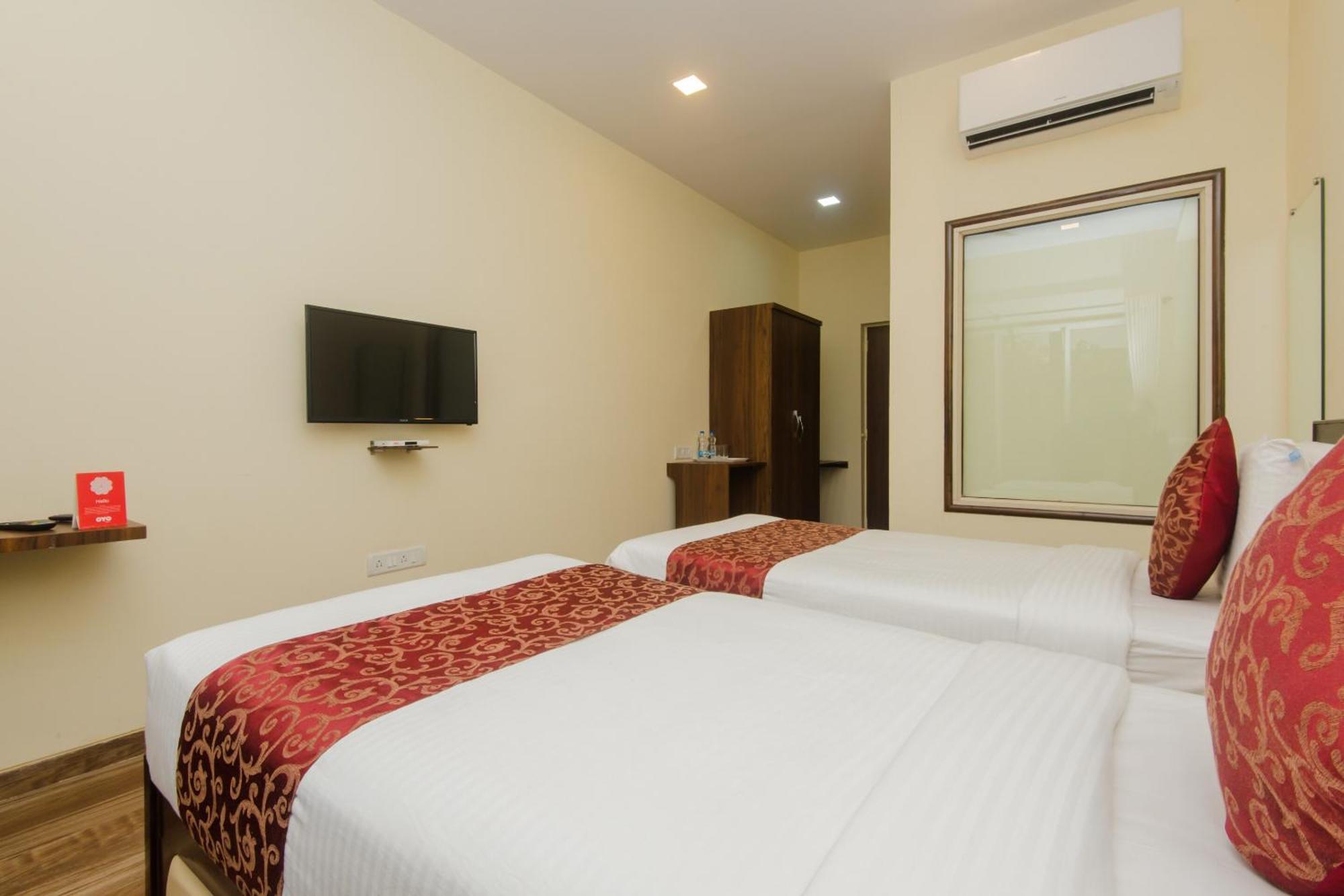 Super O Divine Residency Near Phoenix Marketcity Hotel