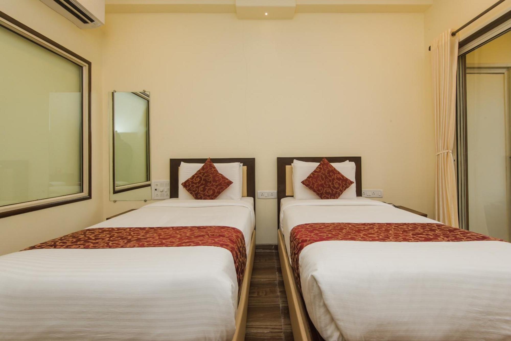 Hotel Super O Divine Residency Near Phoenix Marketcity 3*