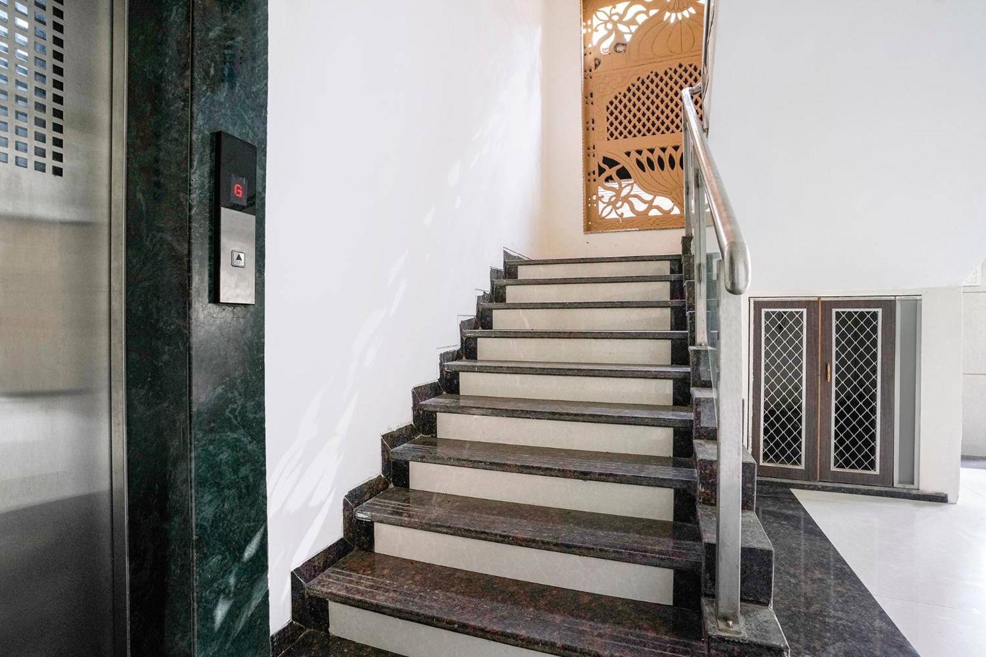 Hotel Fabhotel Welcome Apartments - Nr Mumbai International Airport Mumbai