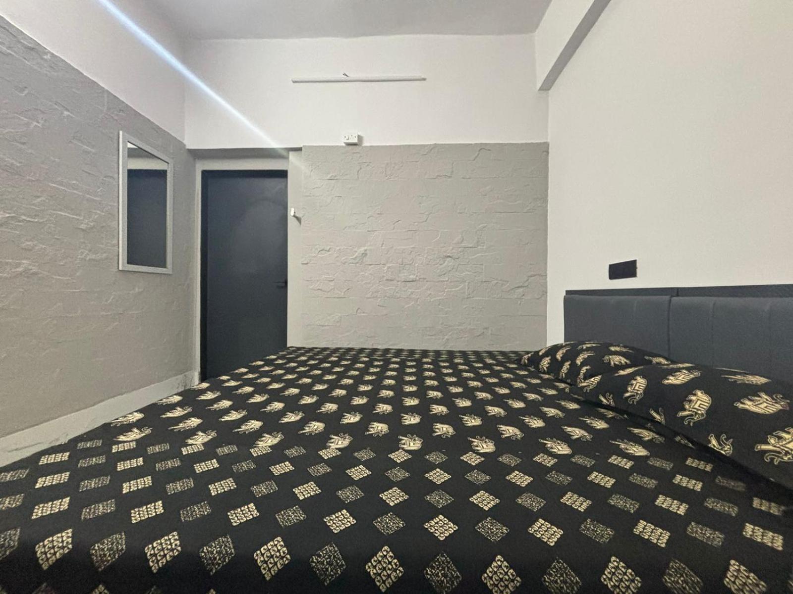 #1 Family Spacious Private In Heart Of