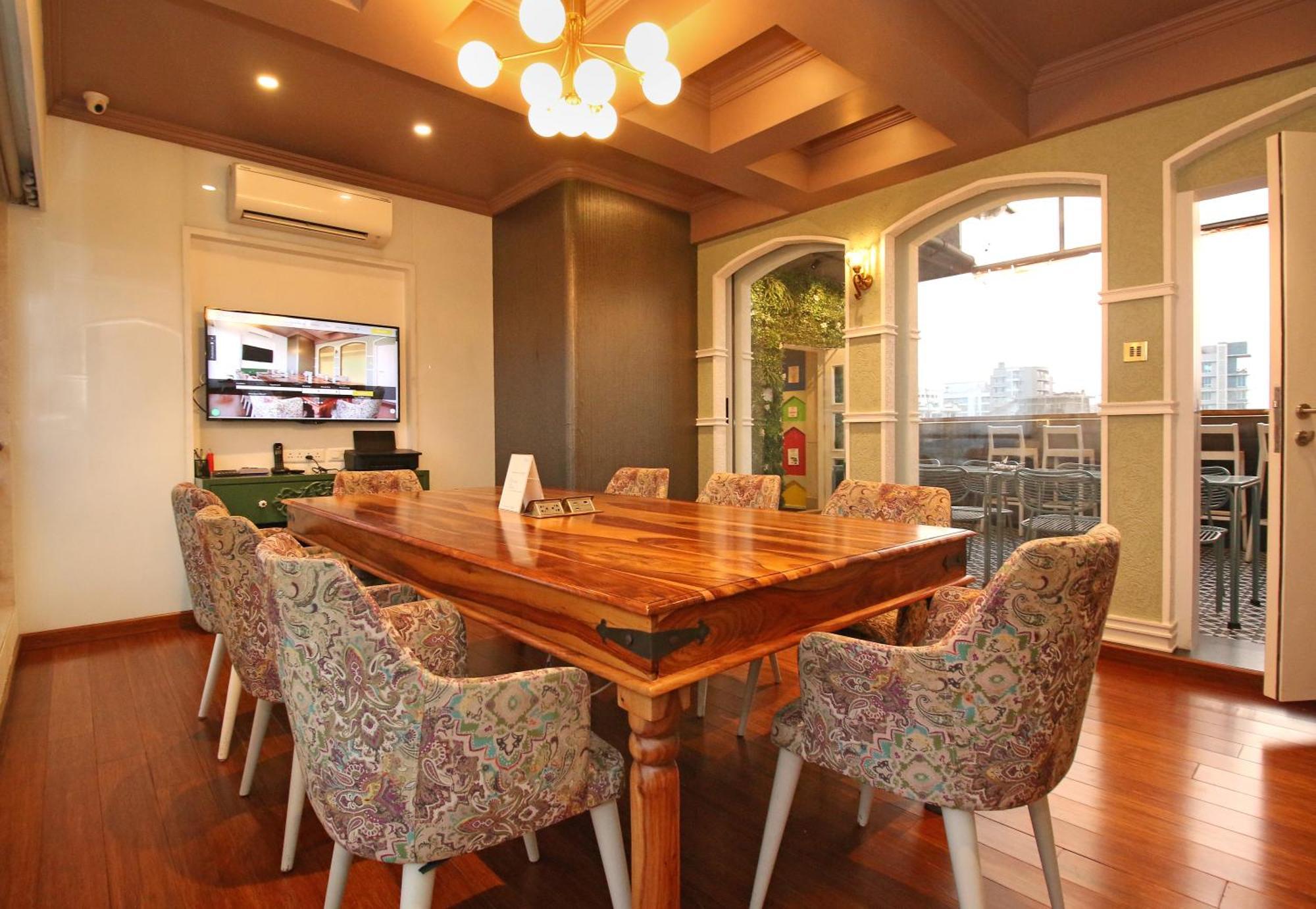 Theory9 Premium Service Bandra Apartment