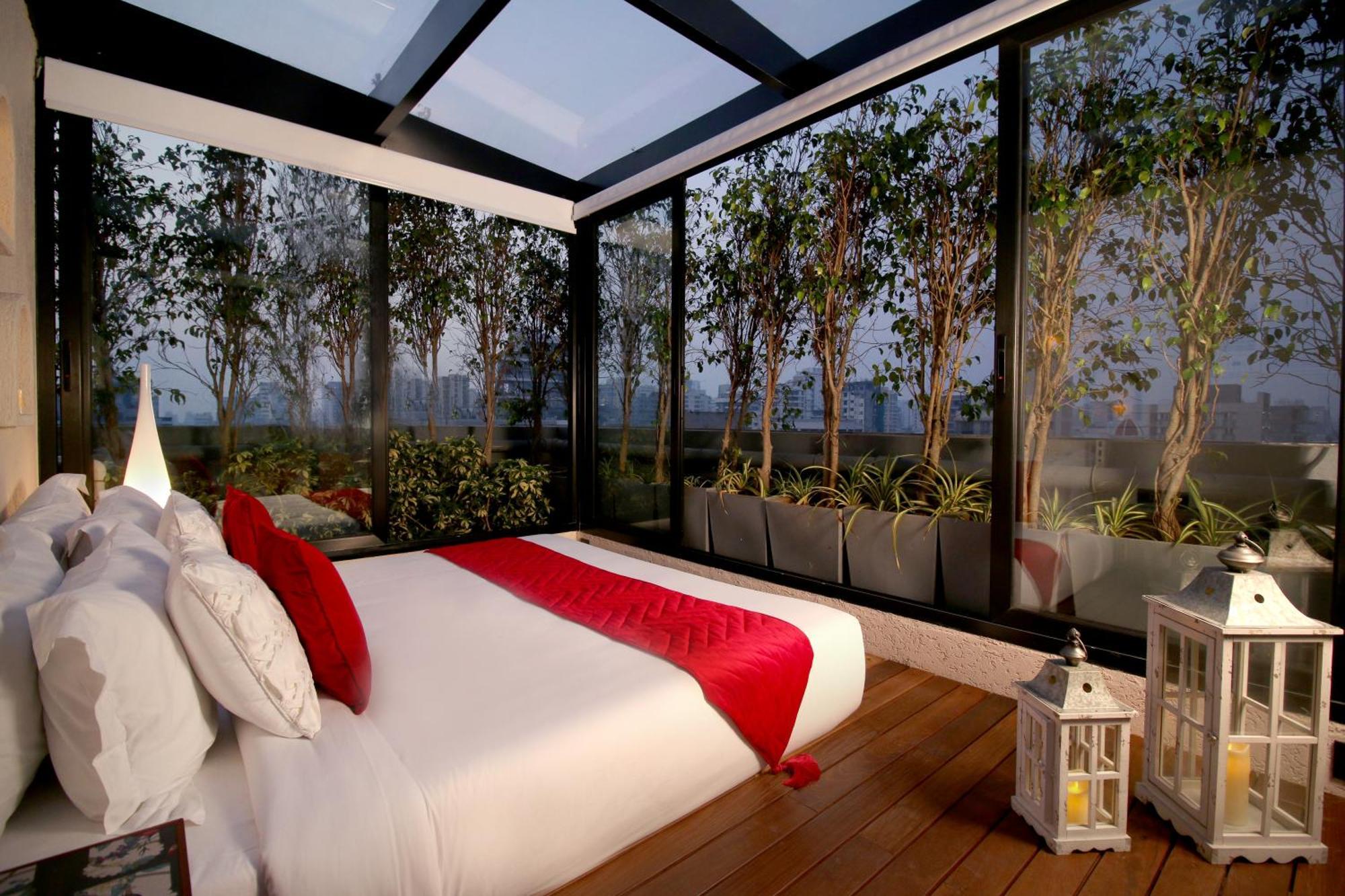 Theory9 Premium Service Bandra Mumbai
