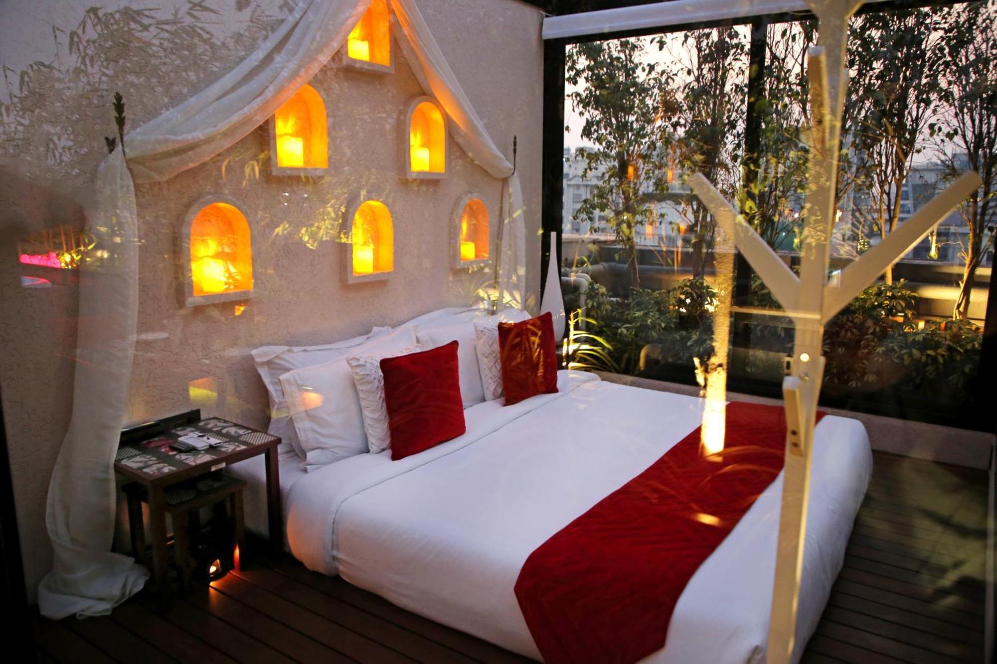 Theory9 Premium Service Bandra * Mumbai