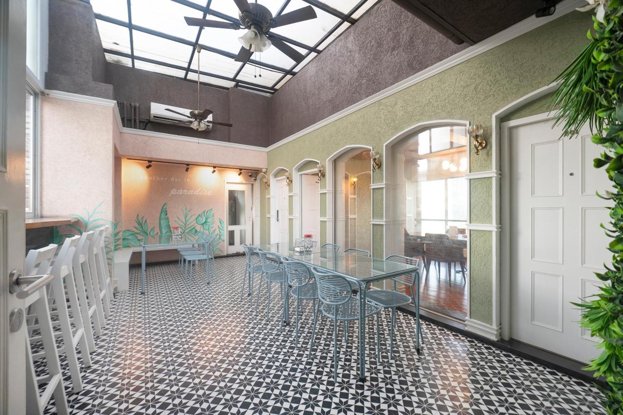 Apartment Theory9 Premium Service Bandra