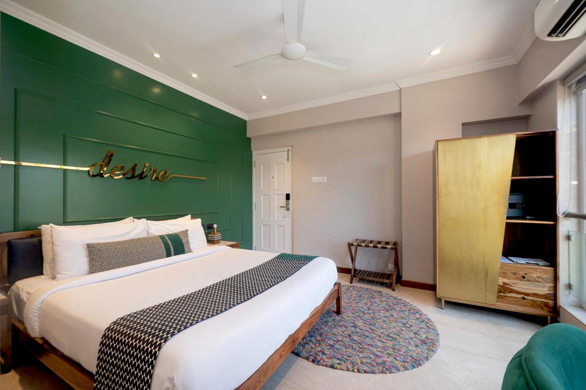 Theory9 Premium Service Bandra Apartment