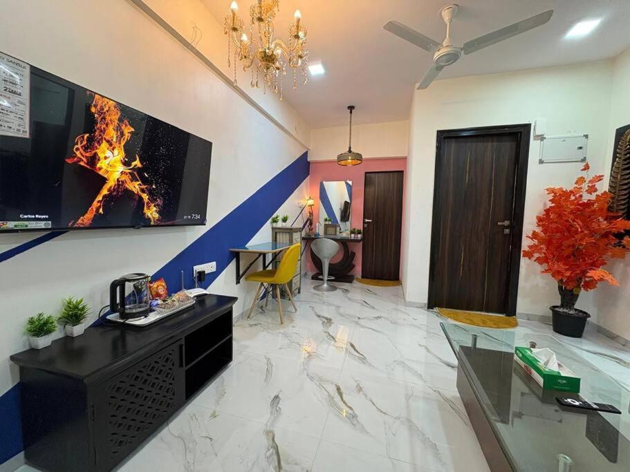 Cozy 1bhk With View In Bandra West