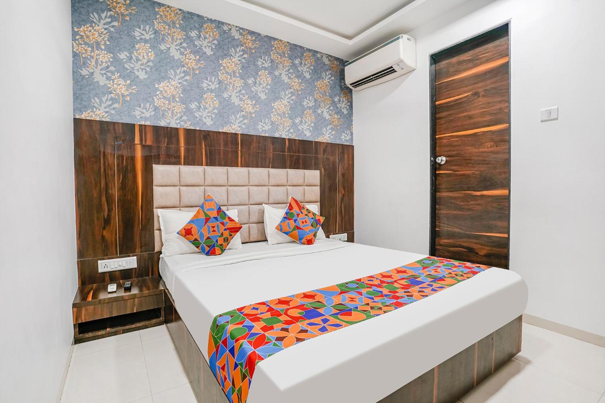 Fabhotel Elvis - Nr International Airport Bombaim