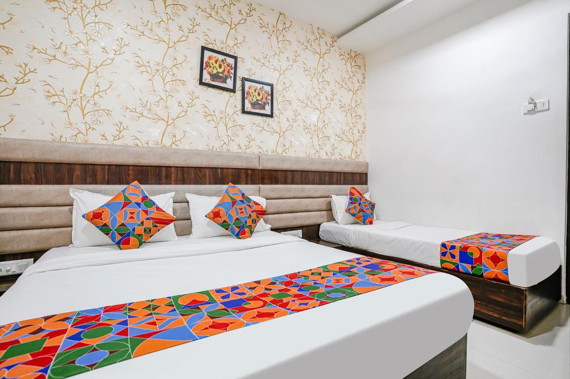 Fabhotel Elvis - Nr International Airport Bombaim