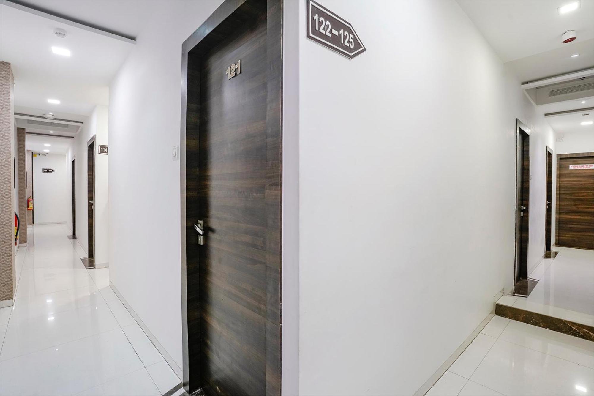 Fabhotel Elvis - Nr International Airport Hotel Bombaim