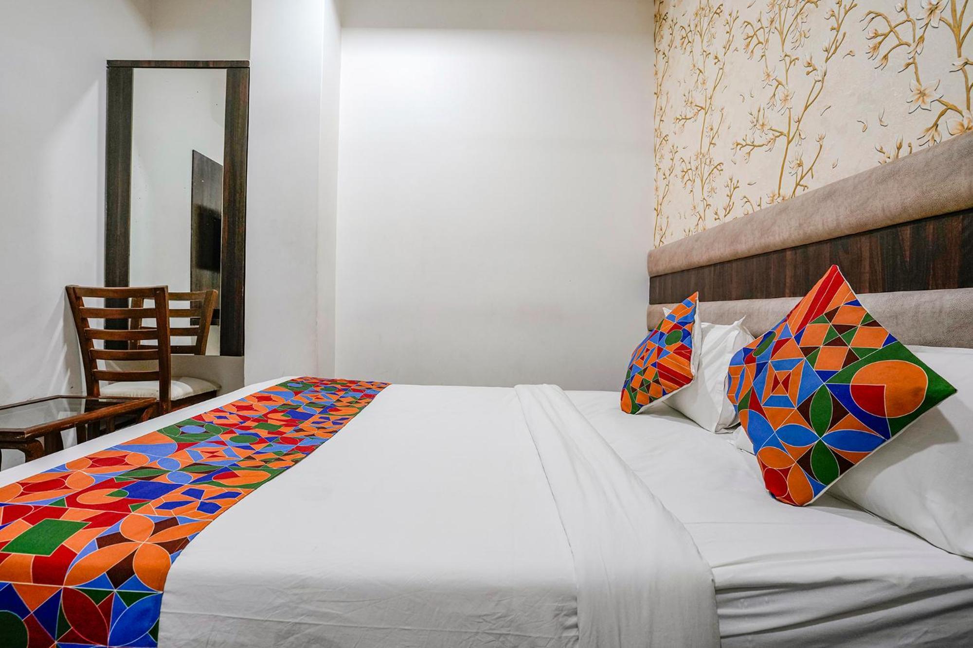 Fabhotel Elvis - Nr International Airport Hotel Bombaim