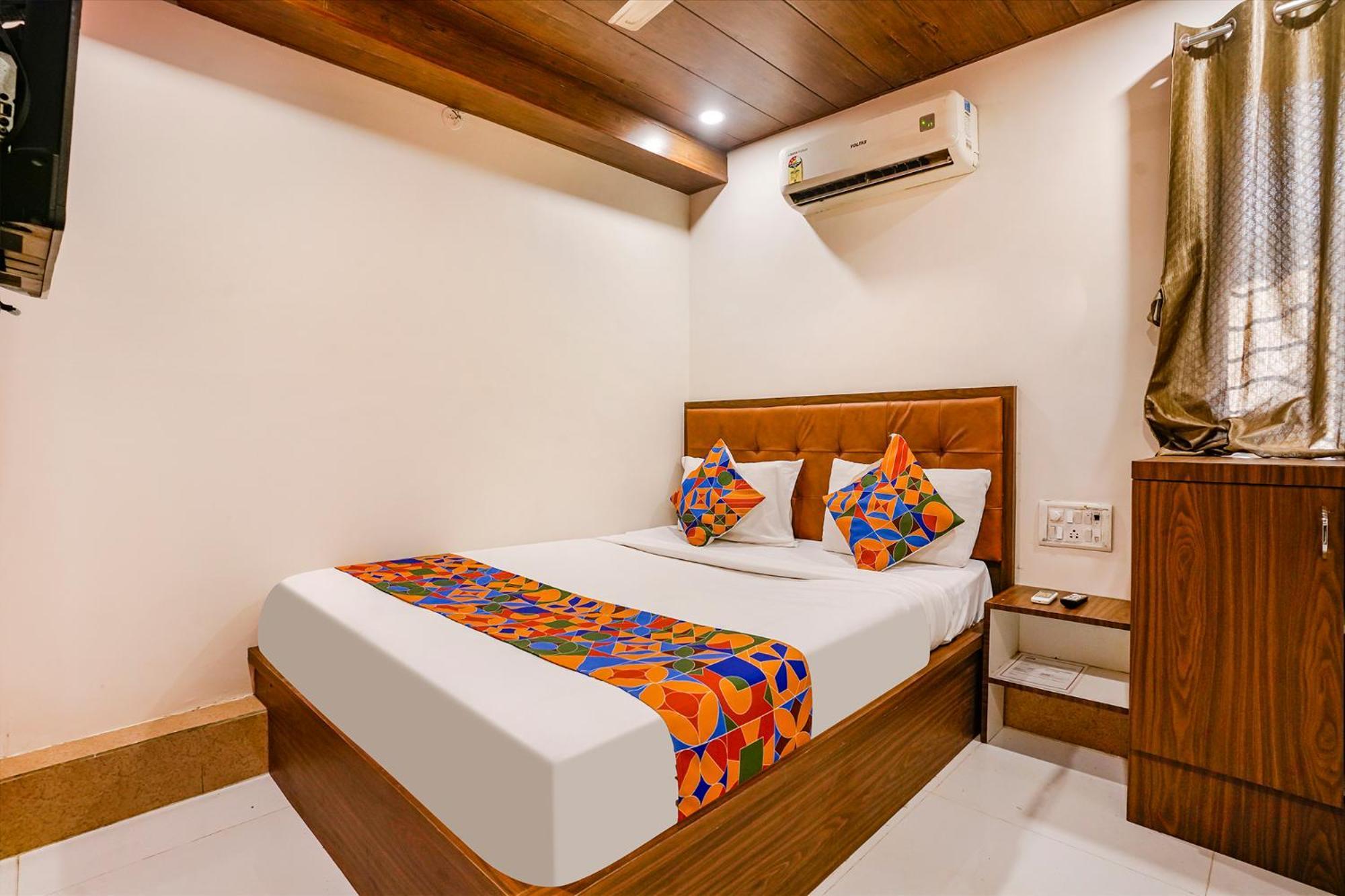 Fabexpress The United - Nr International Airport 3*