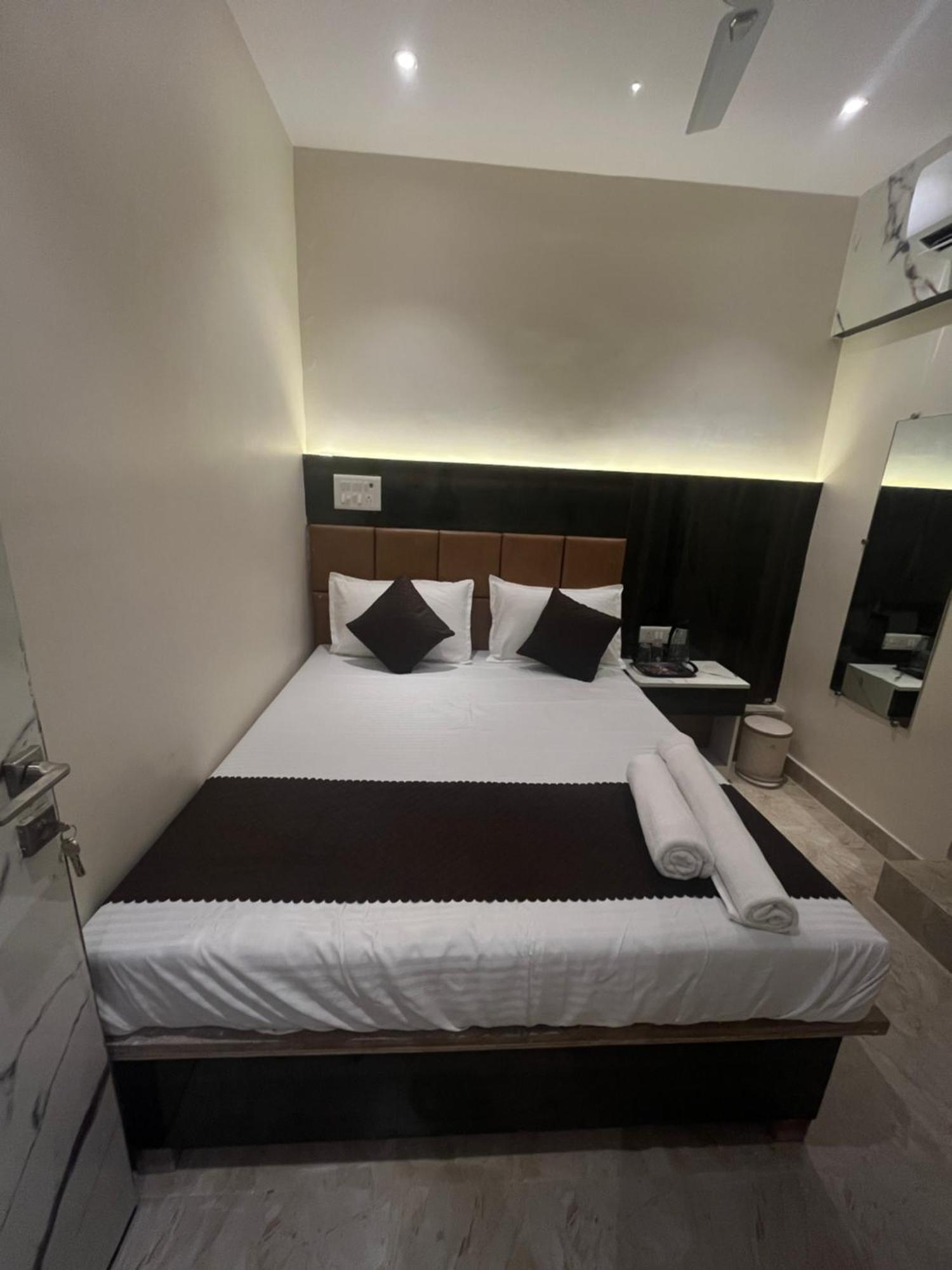 Powai Palace Hotel
