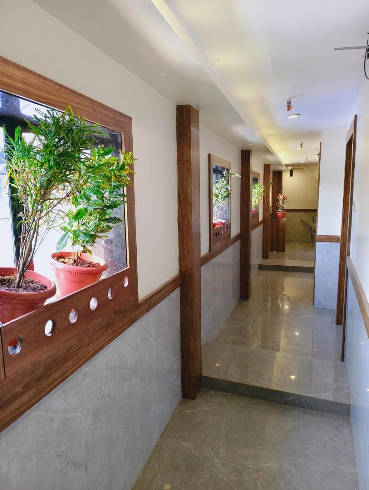 Hotel Elegant - Mohammed Ali Road Mumbai