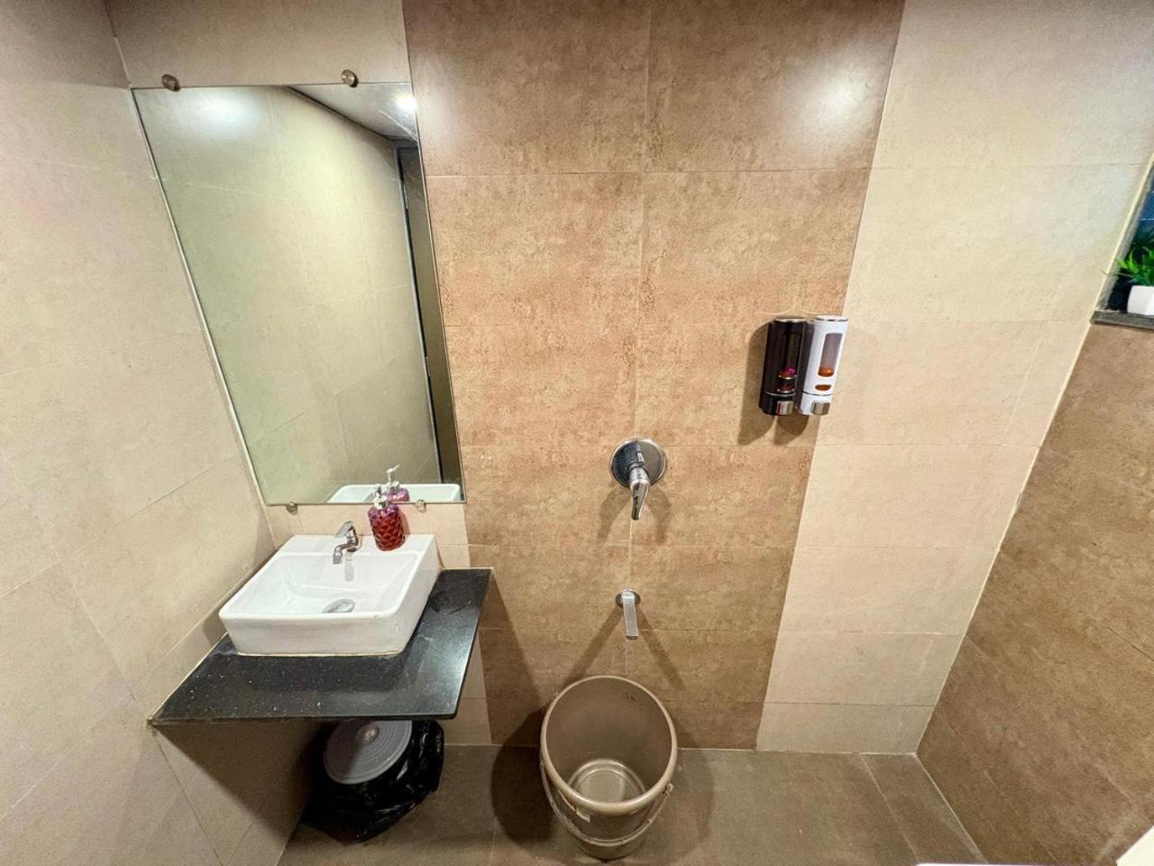 Apartment 1 Bedroom Apartment- Close To Bkc Mumbai