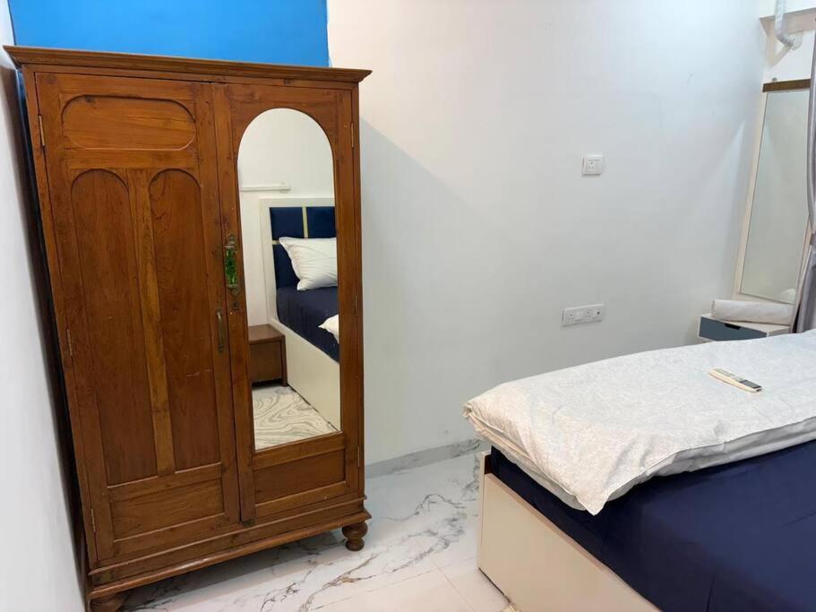 Modern 1bhk Retreat At Waroda Road, Bandra 203 * Mumbai