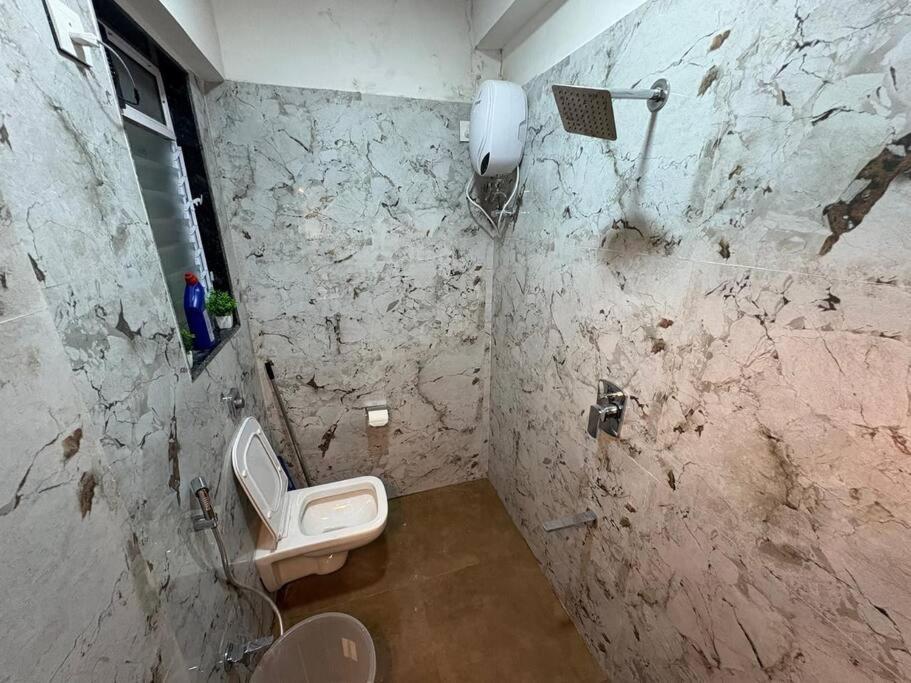 Modern 1bhk Retreat At Waroda Road, Bandra Apartment Mumbai