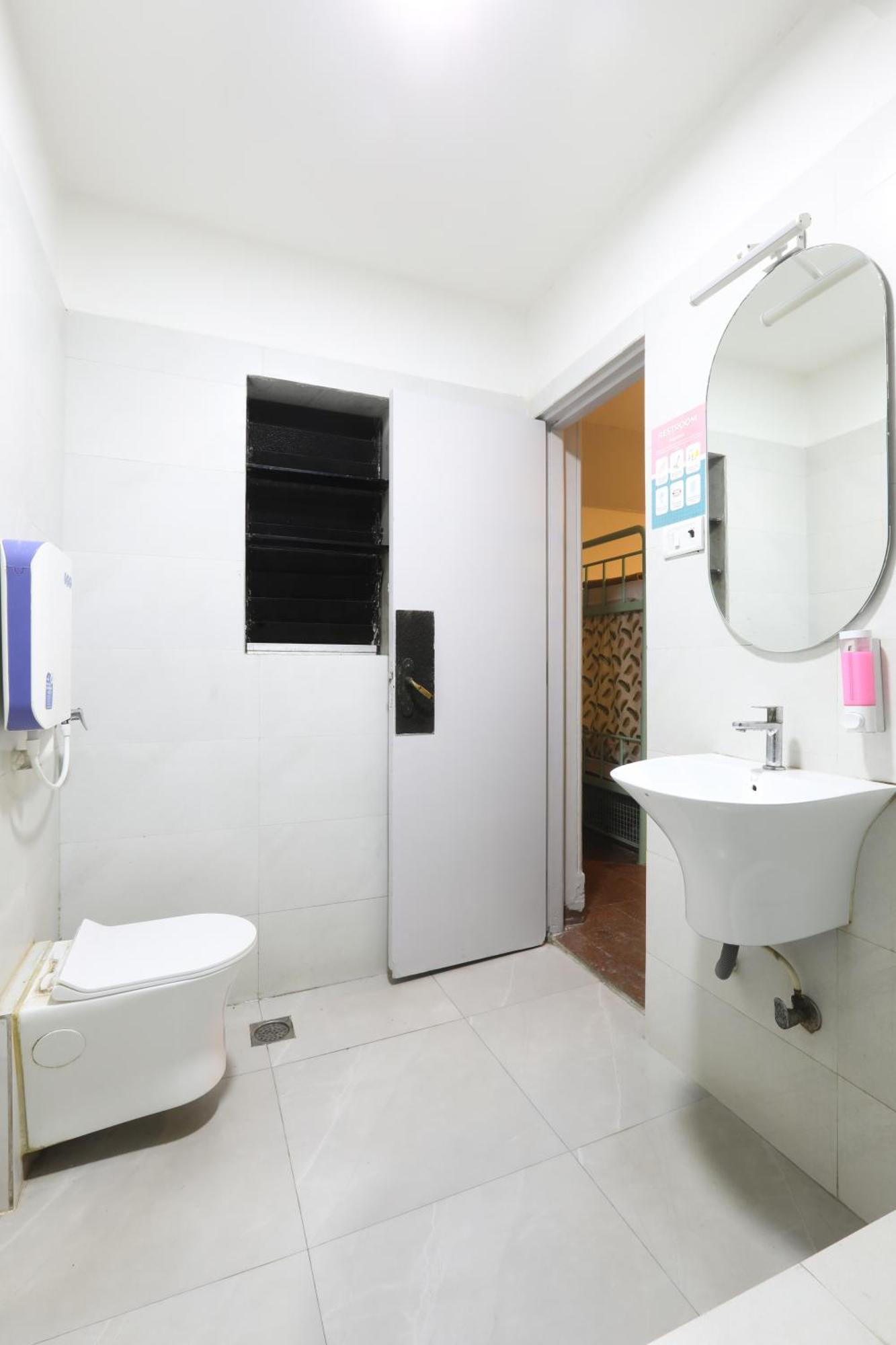 Mantra Hostel *