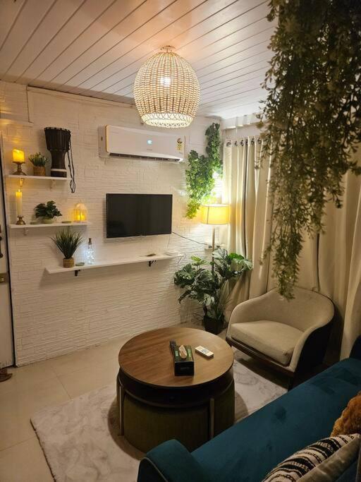 The Pali Nook, Cozy Bandra Escape Apartment *