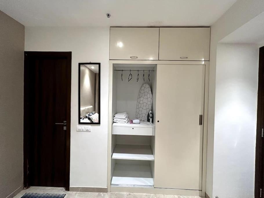 1bhk In Hiranandani Powai B * Mumbai