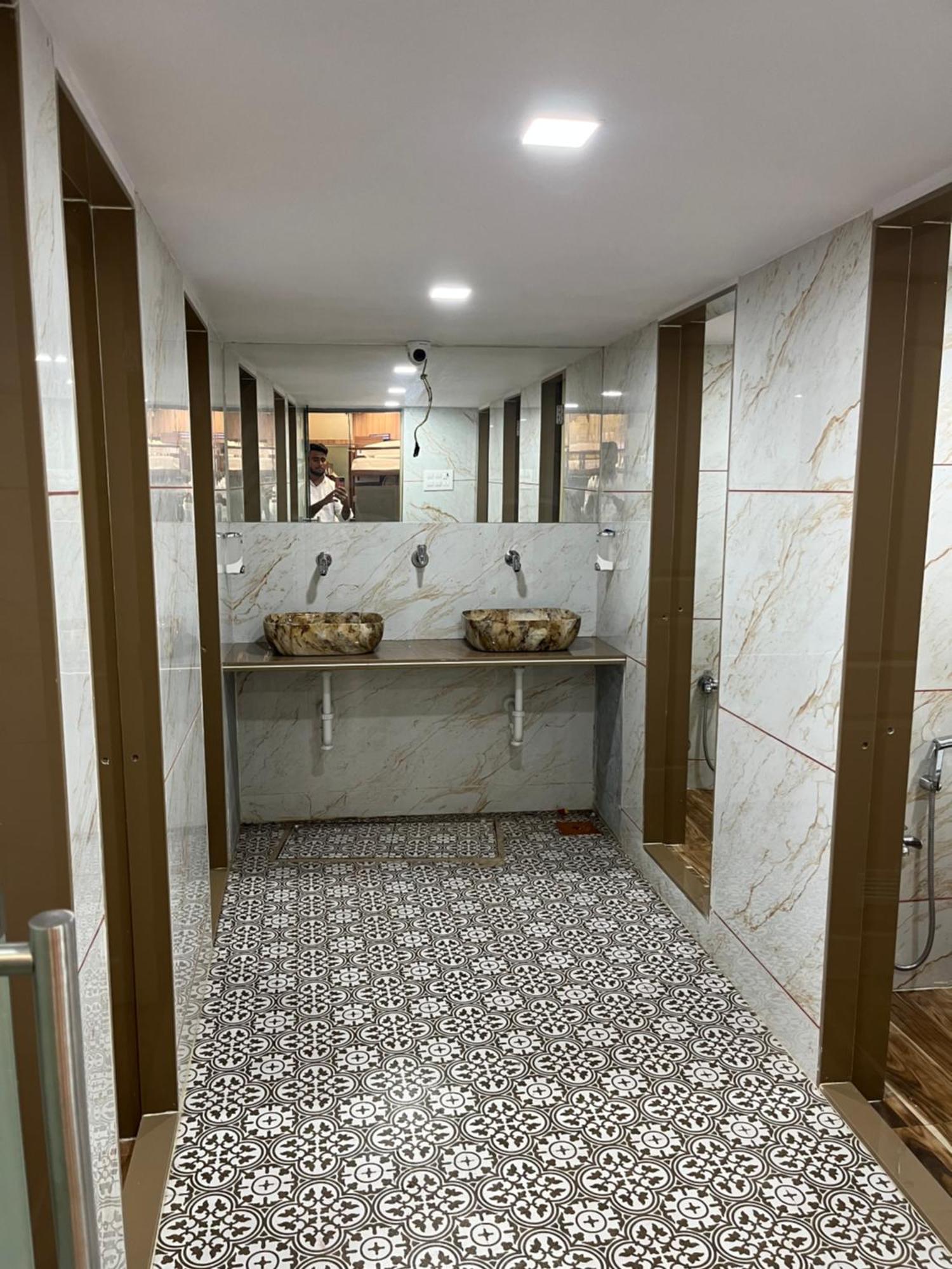 Apartment Apex Andheri - Near Airport And Marol Metro Station