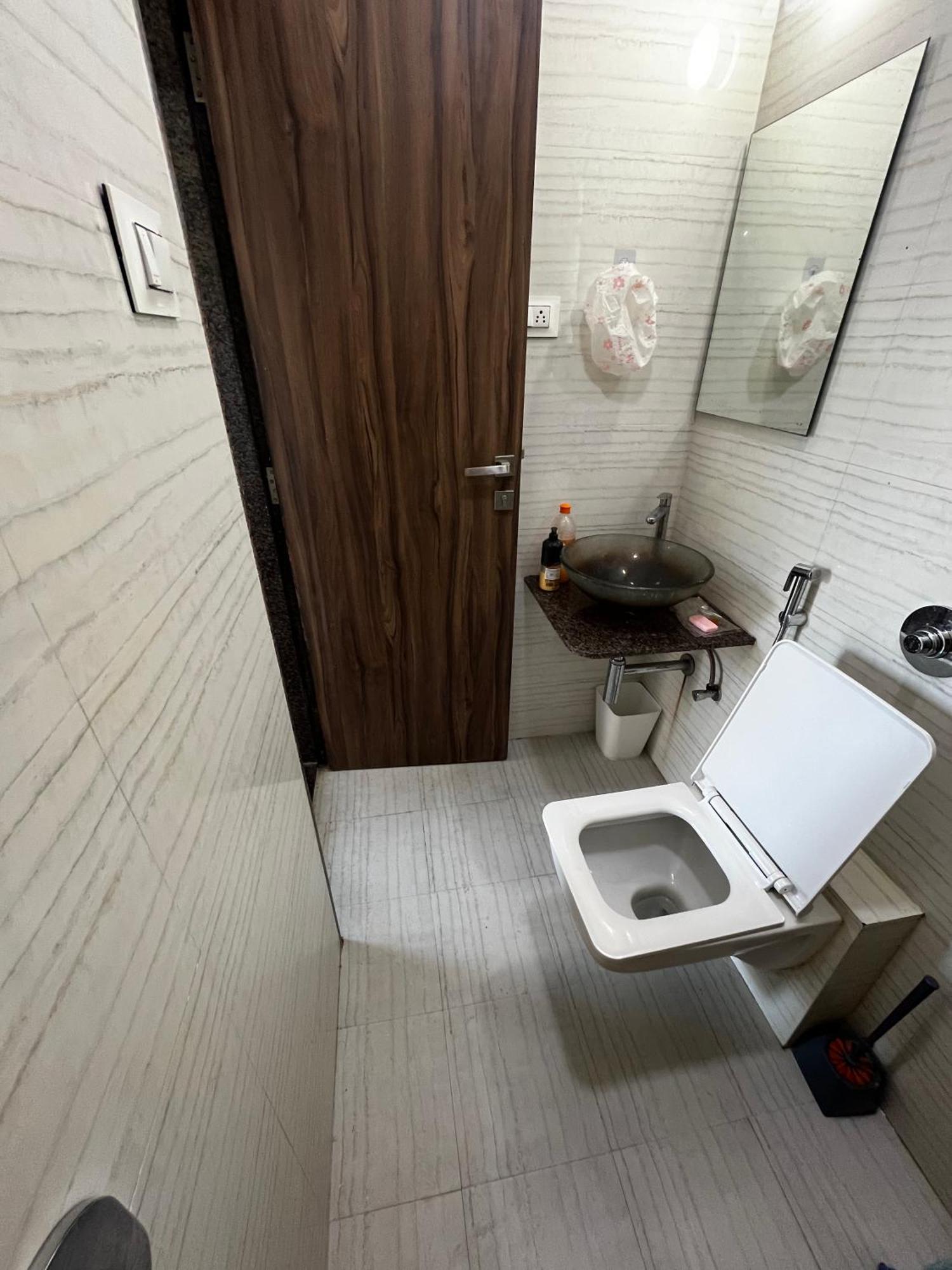 Shared In Building In Upper Juhu