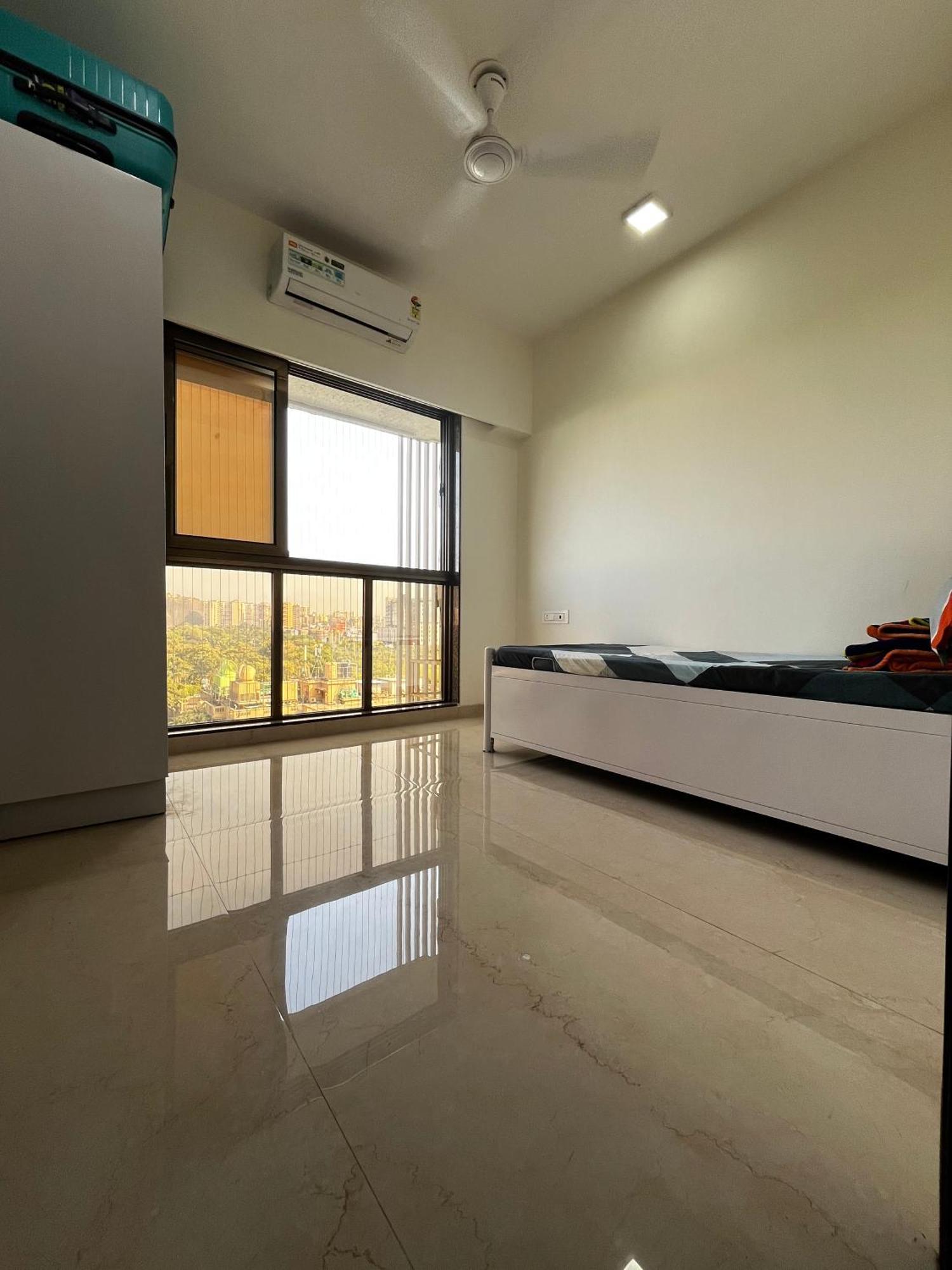 Shared In Building In Upper Juhu