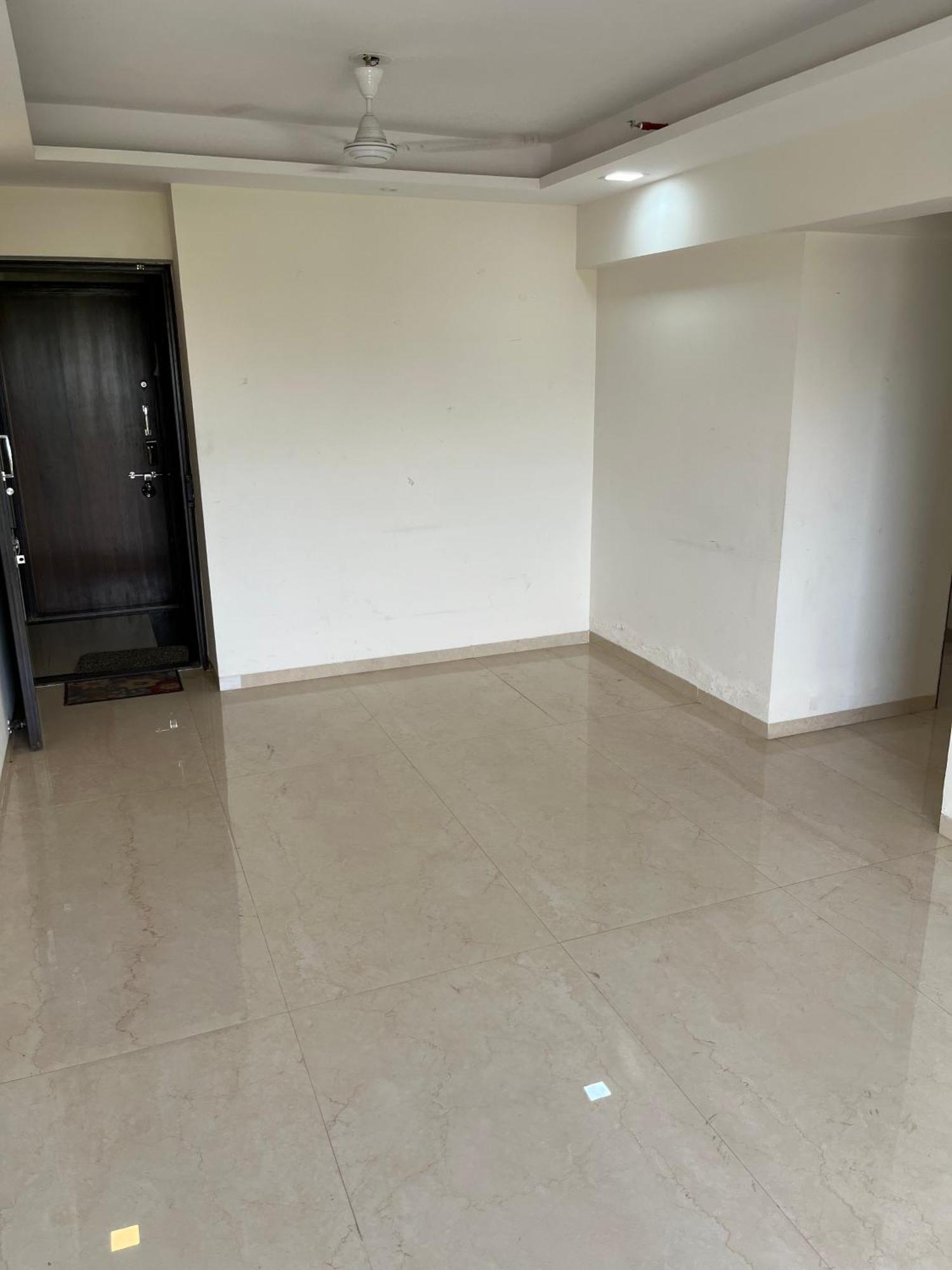 Homestay Shared In Building In Upper Juhu