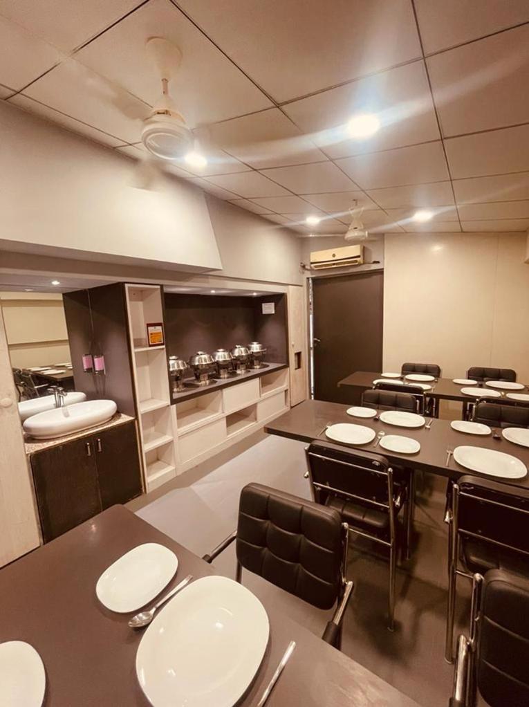 Tim Service Apartment Goregaon East Near Nesco 3* Mumbai