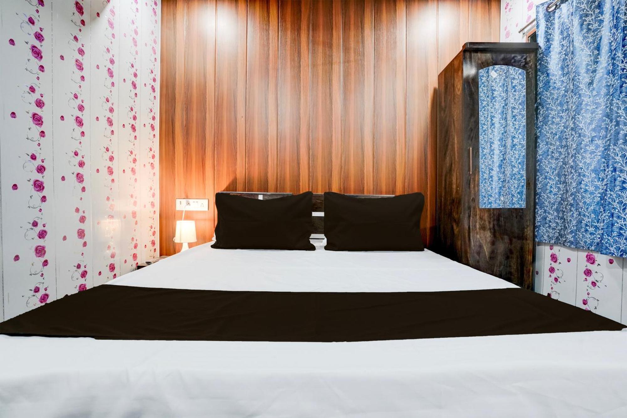 Amma Bhau Residency Lokhandwala Complex Andheri West 4* Mumbai