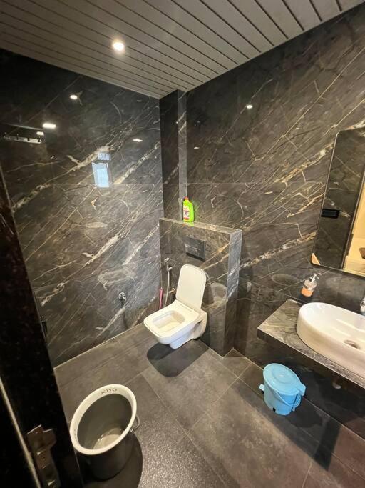 Stayhaven Starmount 4bhk & Pool *